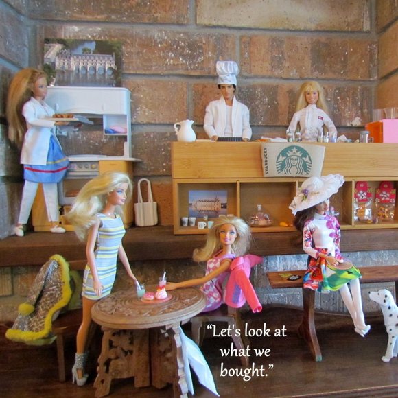 BARBIE DOLLS + 4 DRESSES, VINTAGE COAT & JACKET+ 2 PAIRS SHOES, 2 BLONDES MATTEL - Picture 8 of 12